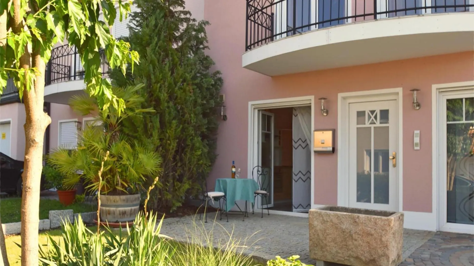 Lovely Flat In Deggendorf With Luxurious Furnishings With Southern Flair 0*,  Germany